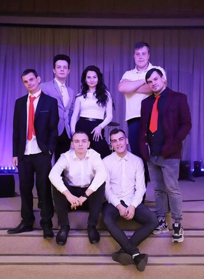 "Народный самодеятельный коллектив" кавер-группа "Ромео! Гаси Свои Гусли"